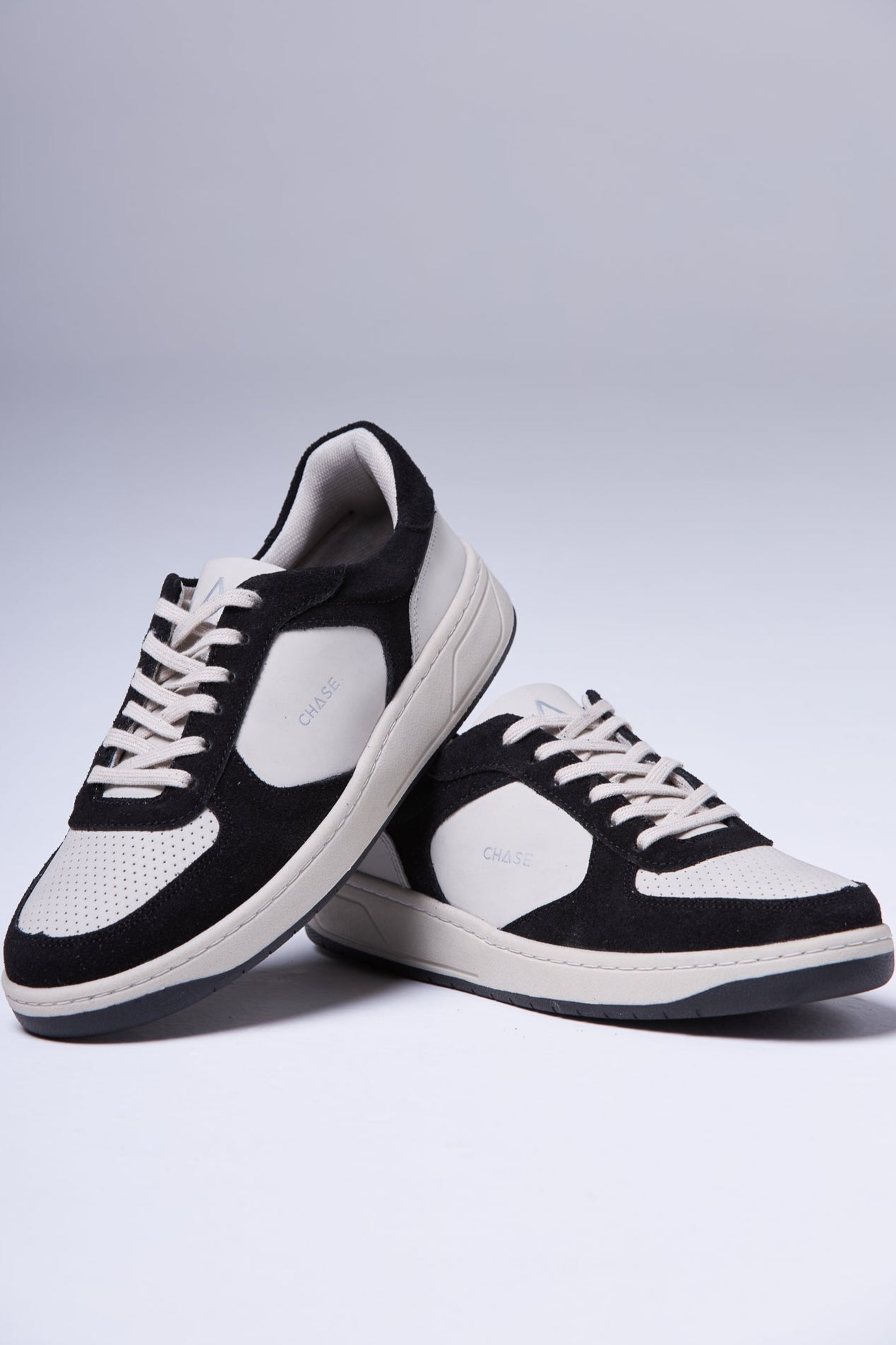 Chase Sneakers One Black